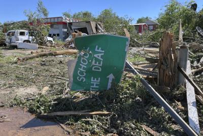 Oklahoma se levanta tras tornados: 4 muertos y laboriosa limpieza