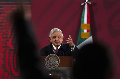 El presidente de Mexico atribuye la crisis de fentanilo a la falta de muestras de afecto familiar