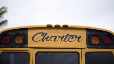 Gobernador pide a los opositores de escuelas chárter que toquen puertas en la Legislatura