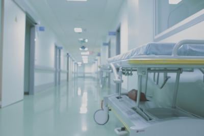 Se complica la crisis en hospitales