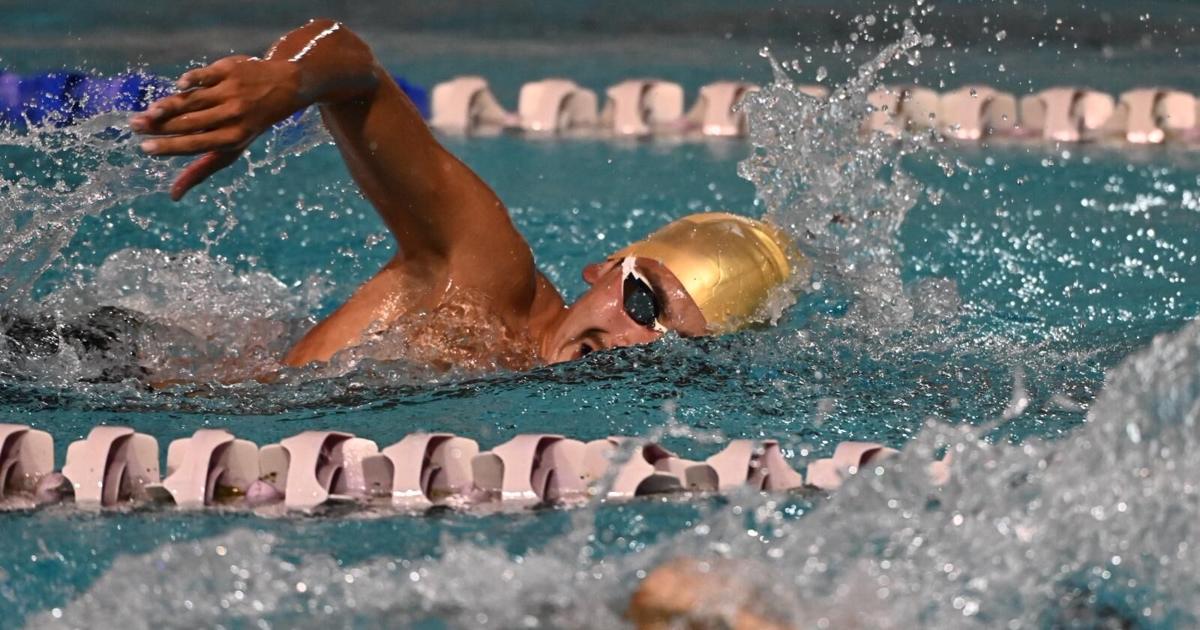 Sagrado cierra dominante el primer día de las Justas de Natación