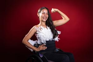 Imagen de la cobertura de: Melanie Valdés completa reto de 12 horas en silla de ruedas y espera certificación de Guinness