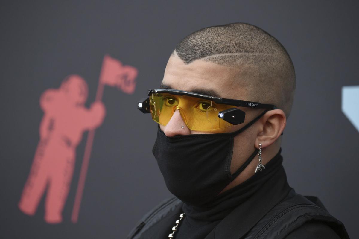 Bad Bunny Es Premiado Como Compositor Del Ano Escenario Elvocero Com