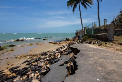 Pierluisi declara estado de emergencia en Puerto Rico por la erosión costera