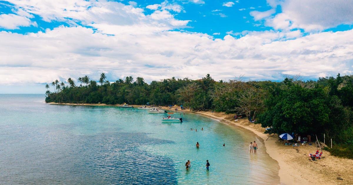 Turista de Nueva York muere tras golpe accidental al lanzarse desde un bote en playa Buyé