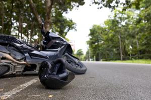 Imagen del artículo de El Vocero: Adolescente sin licencia impacta a motociclista con una orden de arresto federal