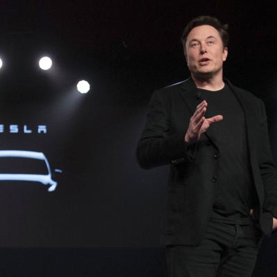 Elon Musk vende casi $7,000 millones en acciones de Tesla