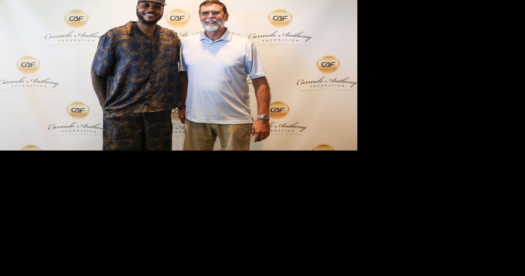 Carmelo Anthony participa como embajador en torneo benéfico de golf de la YMCA en Río Grande