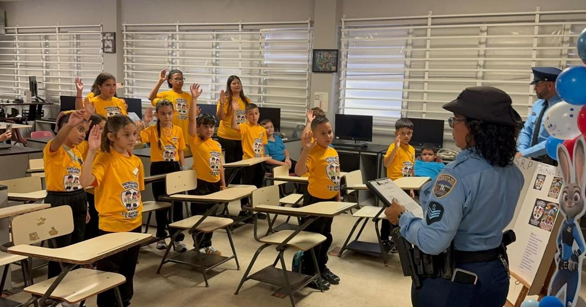 Doce estudiantes de Camuy juramentan como patrulleros escolares de la Policía de PR