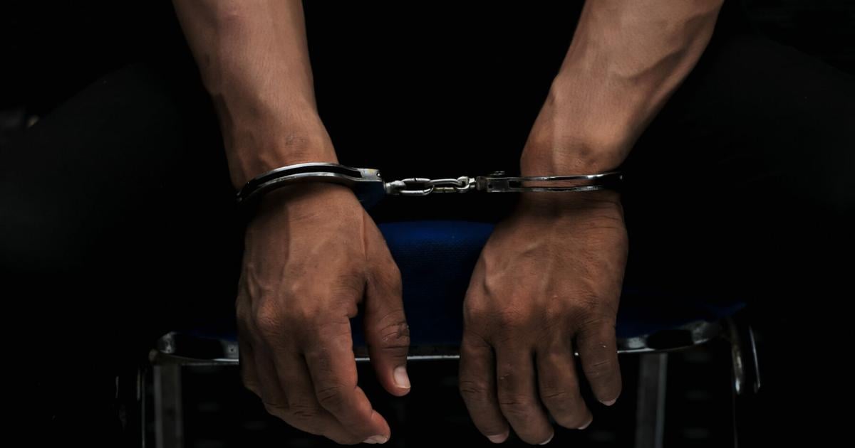 Arrestan joven de 25 años por venta de drogas en residencial Catañito Gardens en Carolina