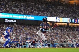 Imagen del artículo de El Vocero: Michael Harris II impulsa a los Bravos en un tenso 3-2 y empata la Serie Divisional de la Nacional