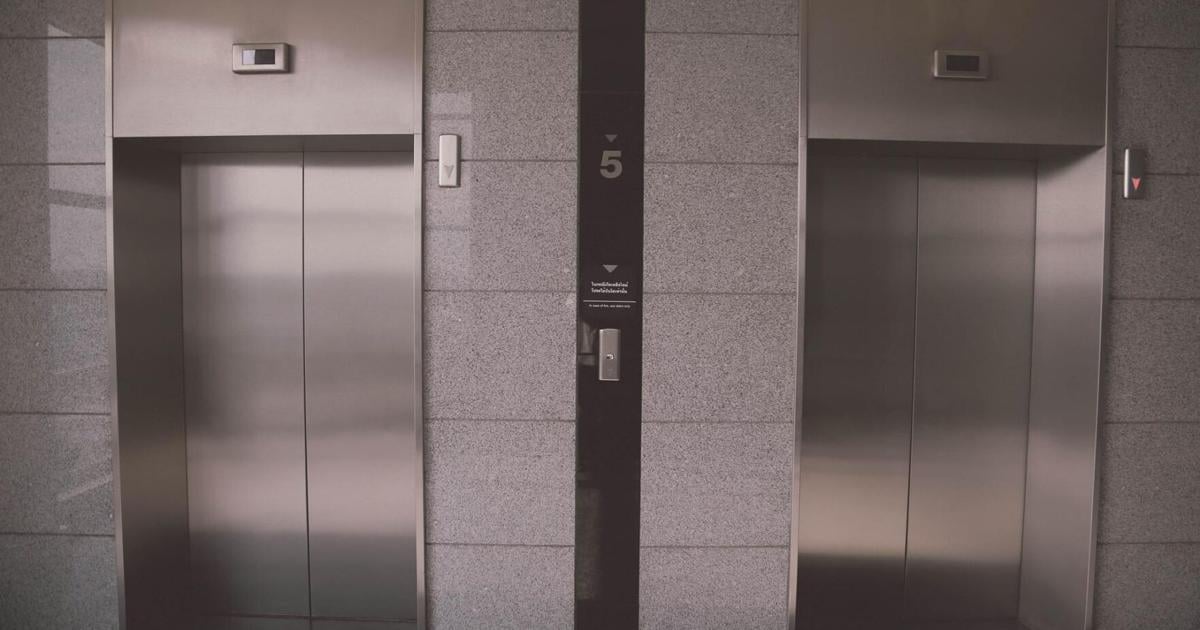 Muere hombre de 93 años tras quedar atrapado en un elevador en Añasco
