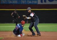 BEIS-DOBLE-A-YAMIL-PAGAN-SE-DESLIZA-RECIBIDO-POR-EL-CAMPOCORTO-JEAN-DELGADO-MAUNABO-04-INS.jpg