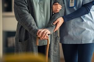 Imagen del artículo de El Vocero: Hogares de cuido prolongado denuncian atrasos en pagos y gastos por traslado de fallecidos