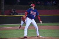 BEIS-DOBLE-A-LUIS-CINTRON-SE-LLEVO-LA-VICTORIA-03-INS.jpg
