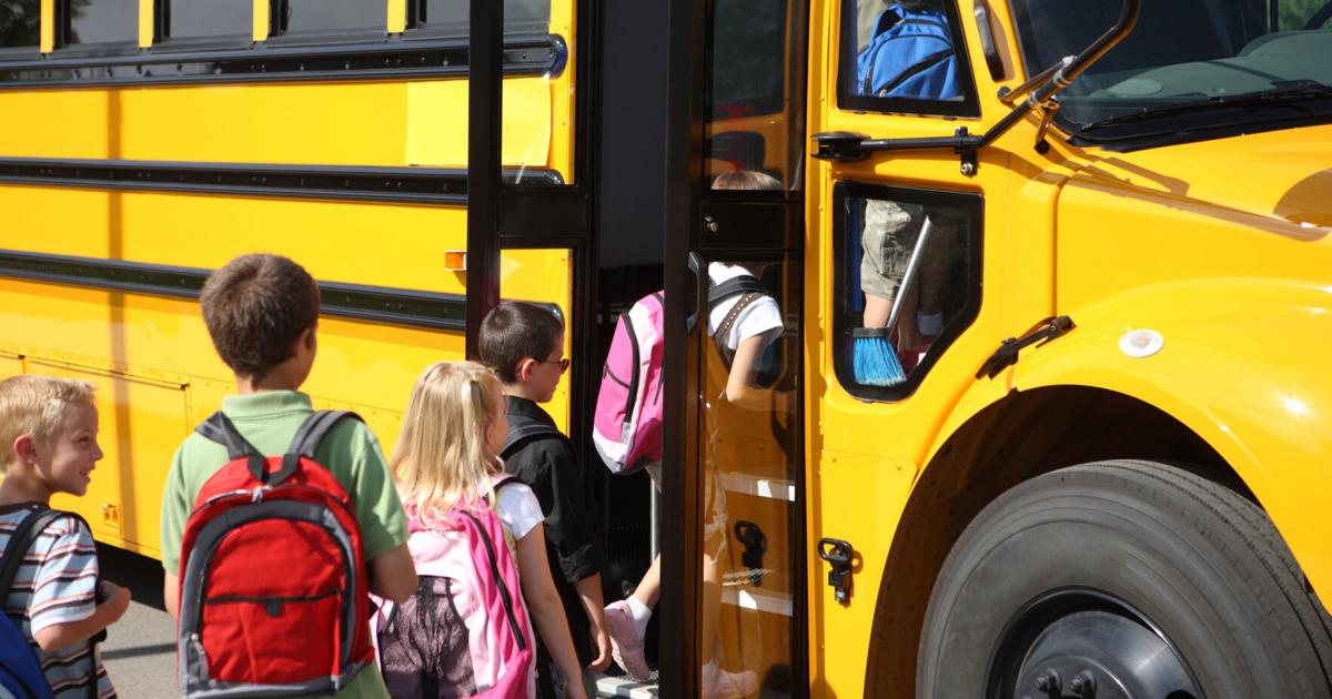 Departamento de Educación acuerda pago de $13 millones a transportistas escolares