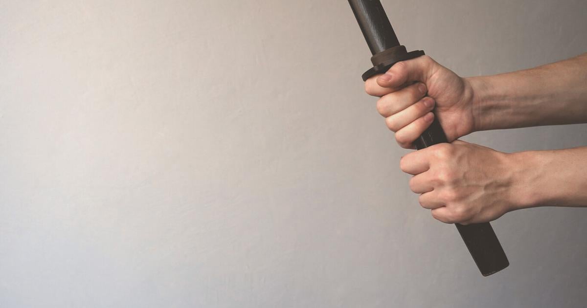 Cuatro hombres atacan con un tubo de aluminio a un hombre en Bayamón