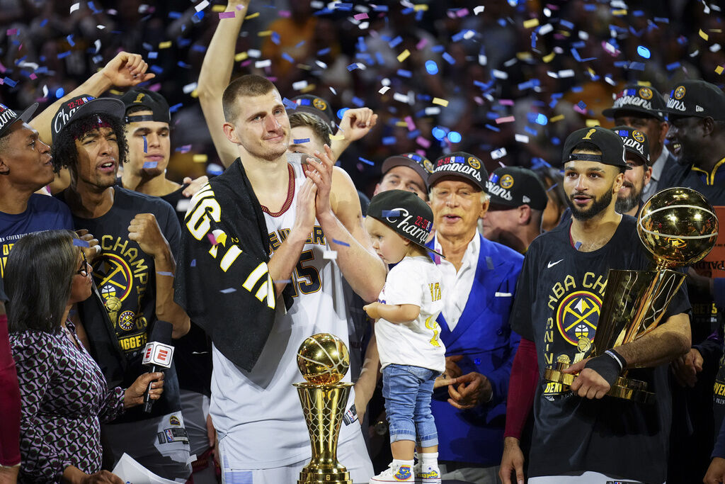 Nikola Jokic corona su carrera en la NBA al guiar a los Nuggets de Denver al campeonato Baloncesto elvocero Foto