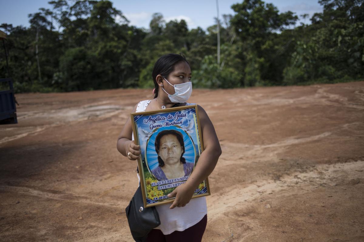 Entierran en secreto a víctimas del covid-19 en Perú | El ...