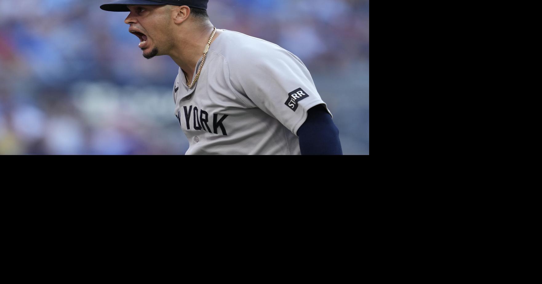 Fernando Cruz logra victoria en relevo y Yankees vencen 3-1 a Toronto
