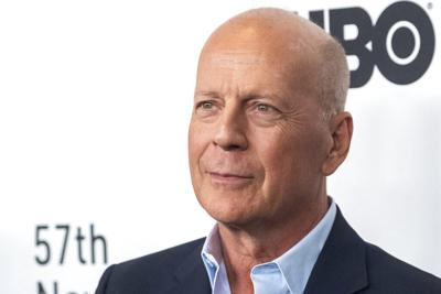 VIRAL: El primer vídeo de Bruce Willis tras su diagnóstico de demencia