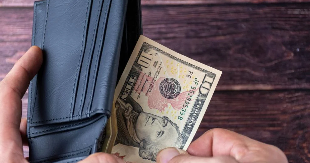 Organizaciones del sector privado cuestionan la composición y autoridad del organismo para decidir aumentos salariales en Puerto Rico.