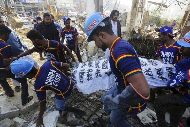 Asciende la cifra de muertos a 17 tras una explosión en Pakistán 61bf99e2ccb7e.image