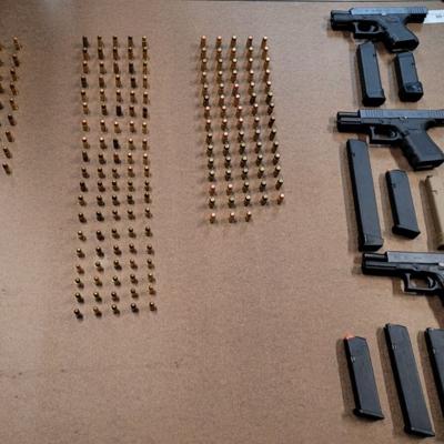 Confiscan varias armas durante un operativo preventivo en residenciales de Vega Alta y Cataño