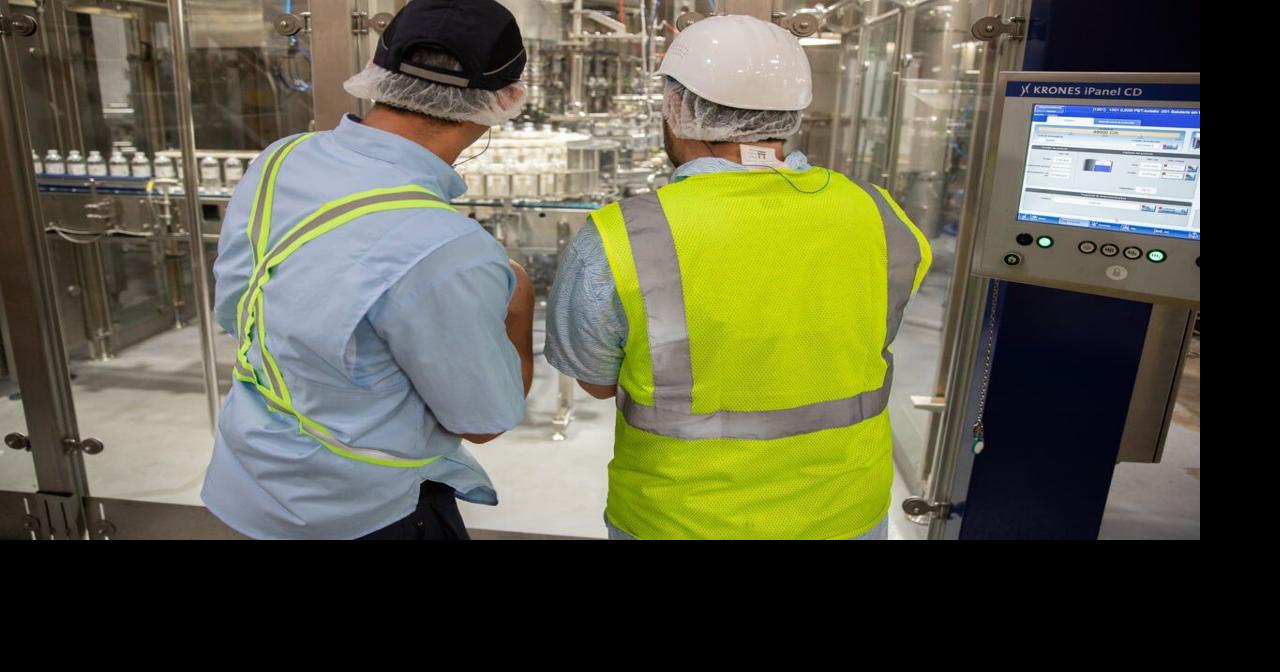 Embotelladoras de Puerto Rico aumentan producción de agua ante sequía y racionamiento