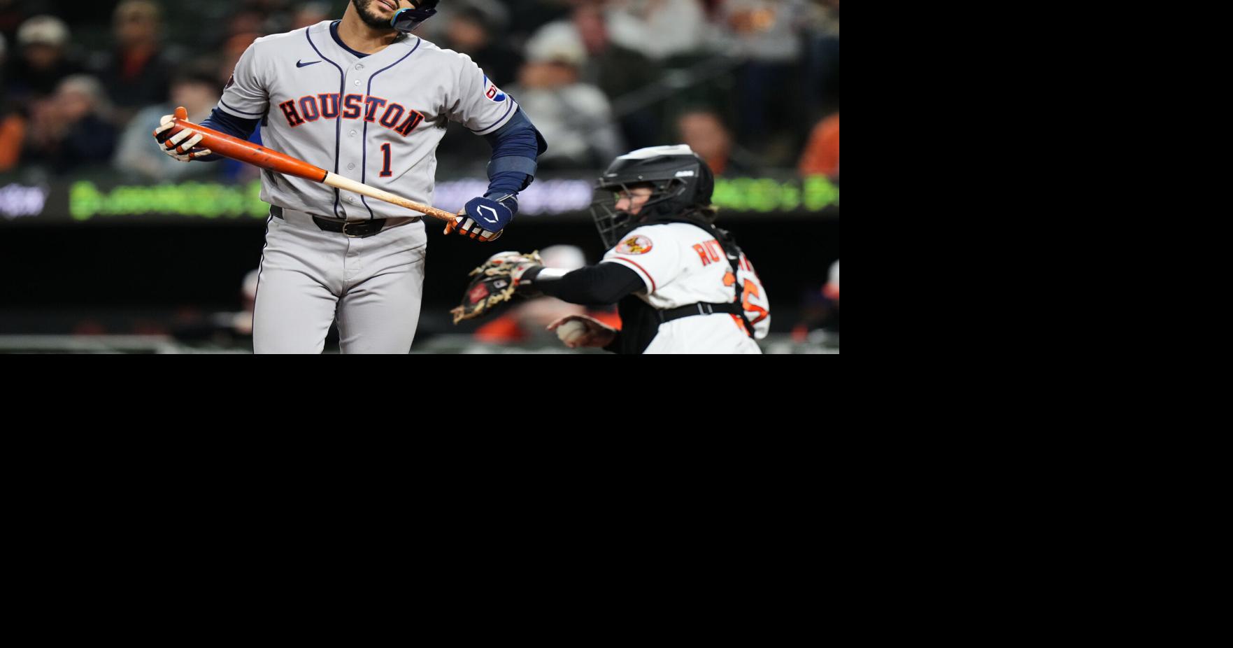 Carlos Correa se lesiona el tobillo previo al triunfo de Astros por 2-1 sobre Dodgers