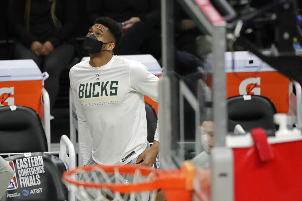 NBA: Reporte médico mantiene el suspenso en el Este - Vimarsana News