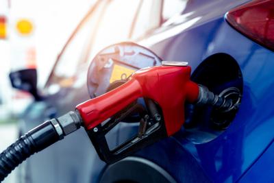 Estados Unidos: baja el precio de gasolina por primera vez en nueve semanas