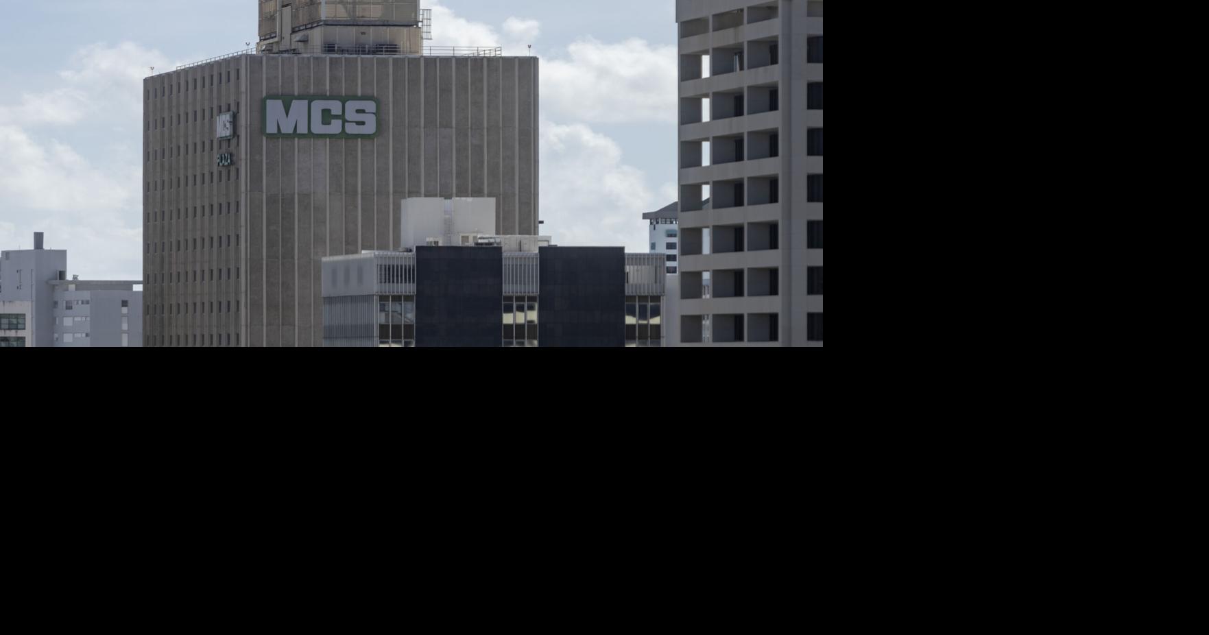 Cuenta con tres décadas de experiencia en el sector bancario, financiero y de seguros