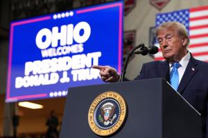 Imagen del artículo de El Vocero: Trump anuncia pagos de $90 para ayudar a cubrir primas de Medicare antes de las elecciones de medio término