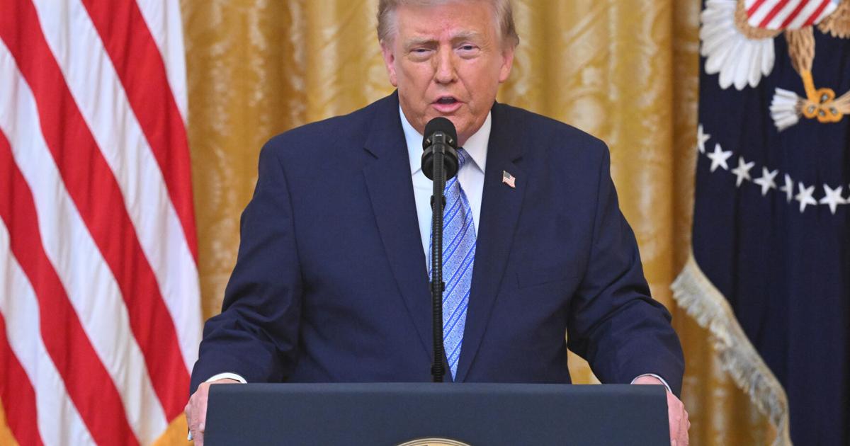 Trump reaviva teorías sobre elecciones de 2020 en mensaje televisado a la nación
