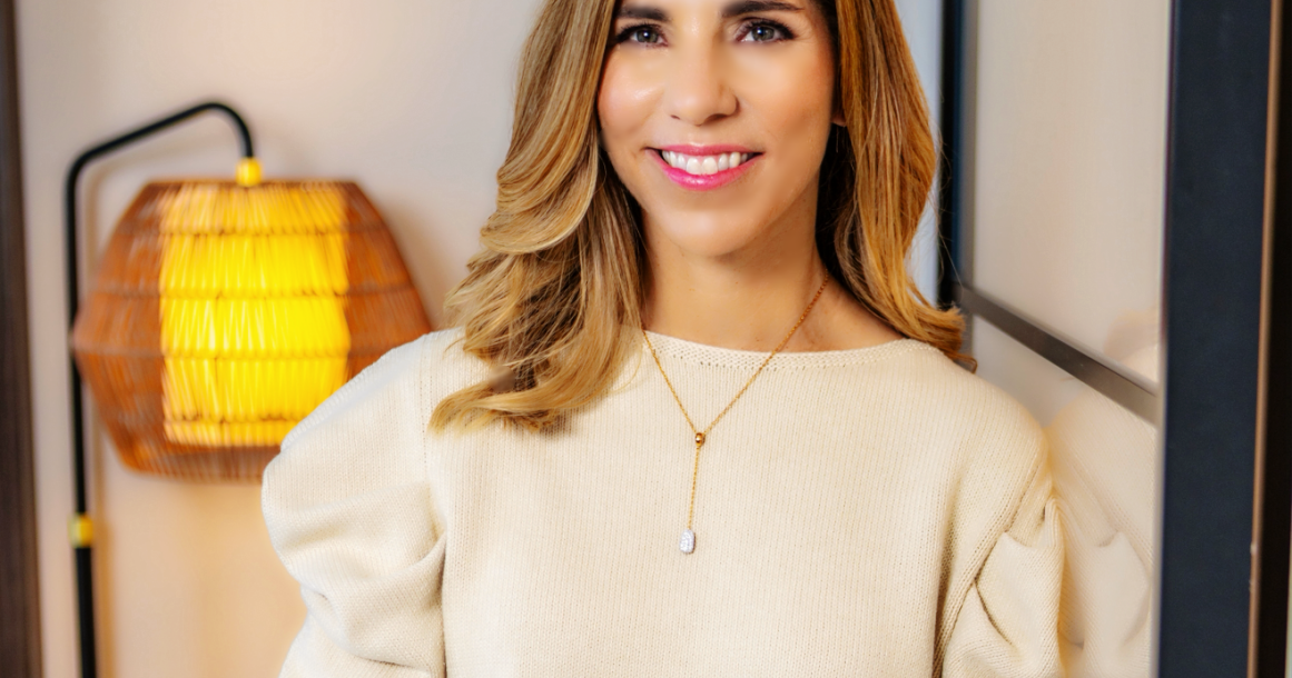 | VP y Gerente de Customer Experience & Research en la División de Mercadeo de Banco Popular.