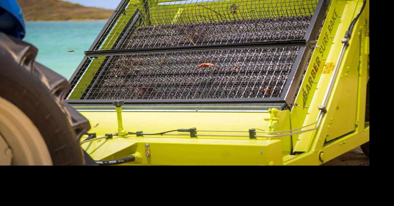 Vieques adquiere tractor por $155,480 para combatir el sargazo en sus playas