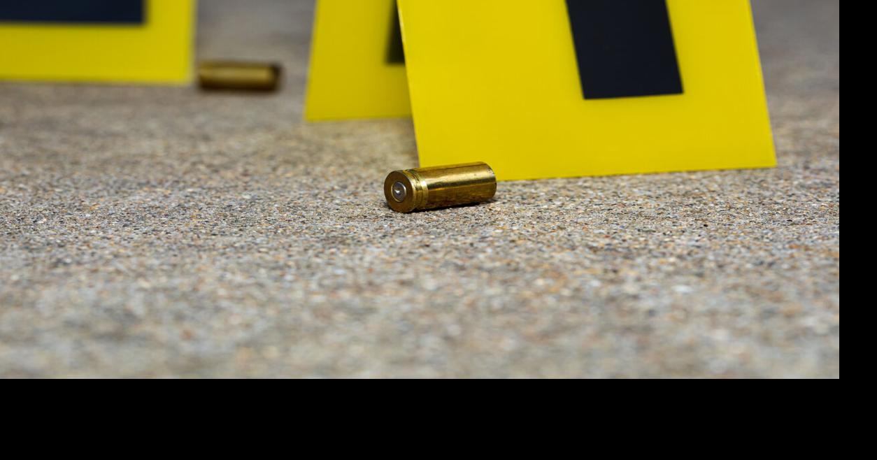 Mujer herida por disparos contra su vehículo frente al residencial Yuquiyú en Loíza