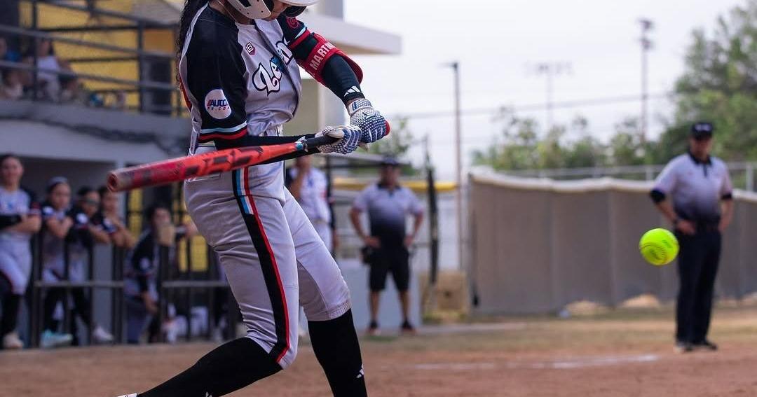 Janelle Martínez lidera el bateo de la Liga Premier de Sóftbol Femenino con promedio de .600