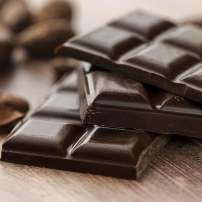 INSÓLITO: Mujer halla barra de chocolate de 24 años en un supermercado