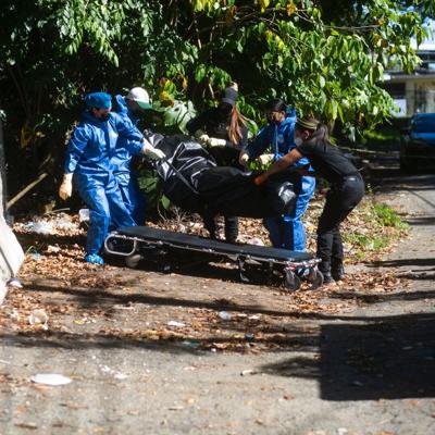 Las autoridades revelan la identidad del cadáver encontrado amortajado en sábanas en Río Piedras