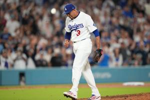 Imagen del artículo de El Vocero: Edwin "Sugar" Díaz encadena dos apariciones sin carreras tras su regreso con los Dodgers