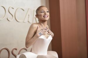 Imagen del artículo de El Vocero: Ariana Grande se alejará de los focos tras su gira ante el "constante escrutinio público"