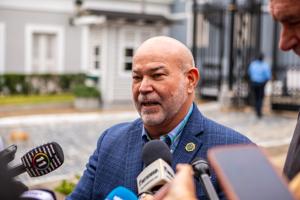Imagen del artículo de El Vocero: Cámara evaluará sistemas de generación temporera