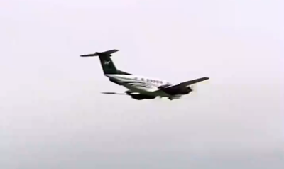 [VIDEO] Maniobra de película: avioneta aterriza sin tren de aterrizaje