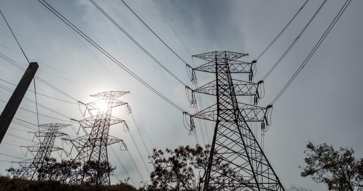 Varias unidades de generación eléctrica operan a capacidad limitada en Puerto Rico