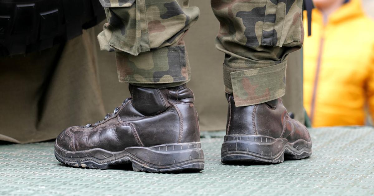 PR Footwear establecerá fábrica de calzado militar en Lares con hasta 300 empleos
