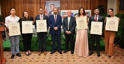 Entregan Premio Juventud Emprendedora a seis jóvenes de ascendencia dominicana en Puerto Rico