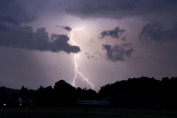 Tormentas brindan alivio a Europa ante ola de calor mortal 60d0b438101cd.image