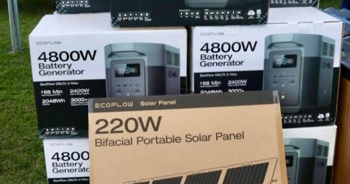 Guayama entrega baterías solares y generadores a familias vulnerables